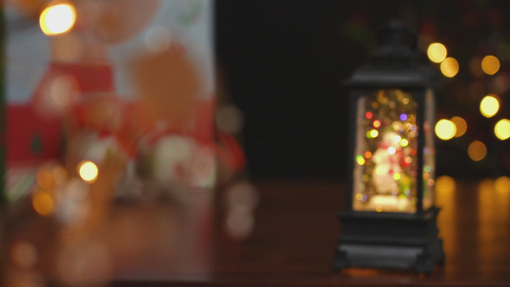 Weihnachts-Laterne mit warmer Beleuchtung und Musik